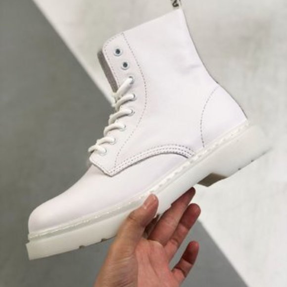 Dr. Martens Boots eight hole high top